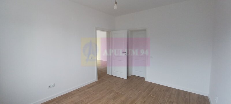 Sabareni, casa noua tip parter, cu pod mansardabil