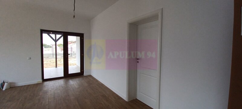 Sabareni, casa noua tip parter, cu pod mansardabil