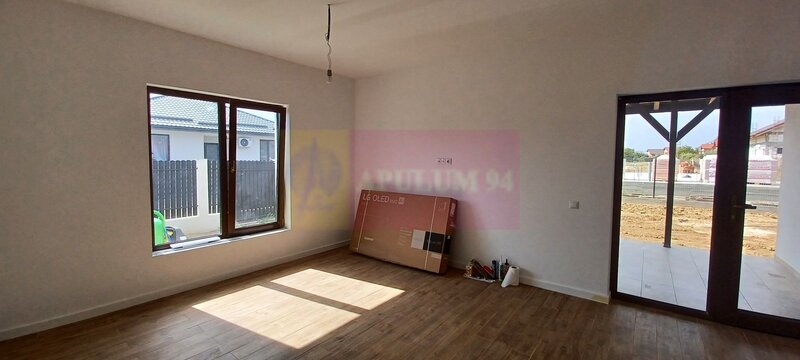 Sabareni, casa noua tip parter, cu pod mansardabil