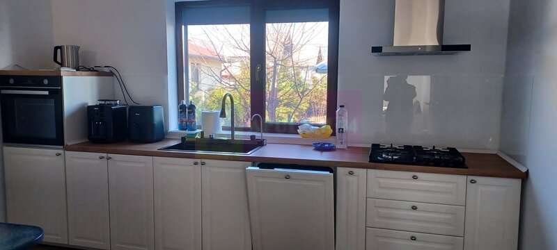 Sabareni, casa noua tip parter, cu pod mansardabil