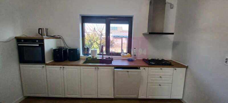 Sabareni, casa noua tip parter, cu pod mansardabil