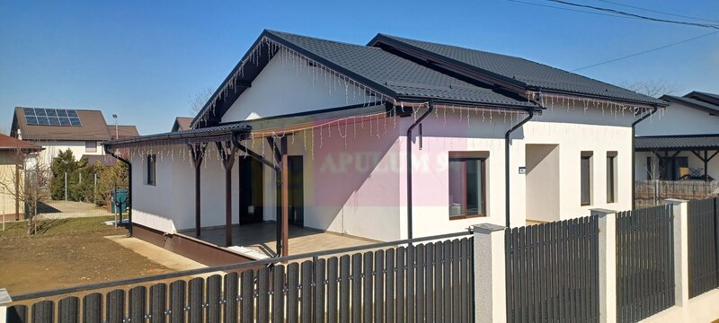 Sabareni, casa noua tip parter, cu pod mansardabil